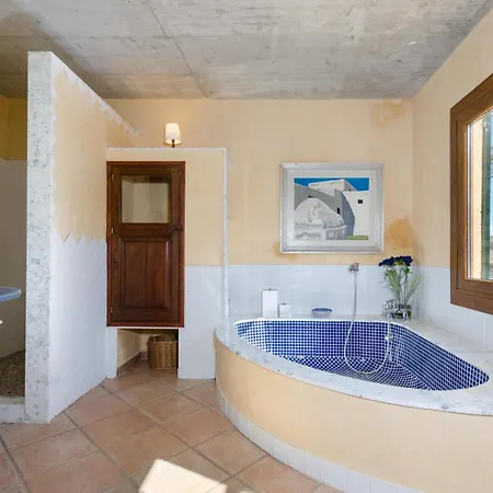 Mora Villa