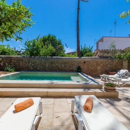 Mora Villa